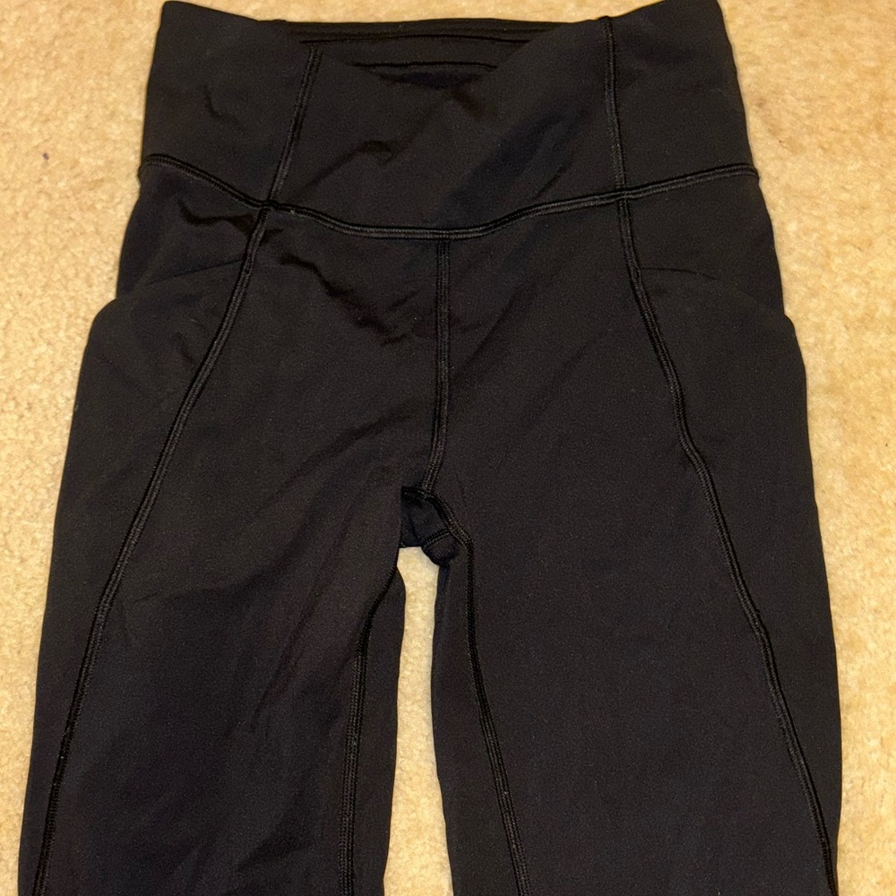Black Lululemon leggings with pockets
